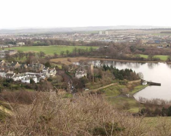 I enjoyed my visit to your website and today took some photos from Arthurs Seat.